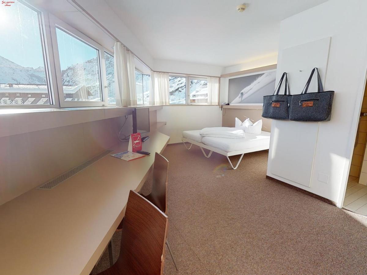 Hotel Ski Austria St.Christoph A.A. St. Christoph am Arlberg Bagian luar foto