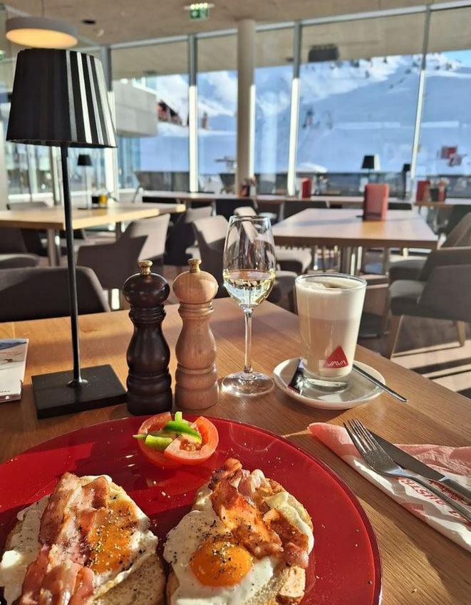 Hotel Ski Austria St.Christoph A.A. St. Christoph am Arlberg Bagian luar foto